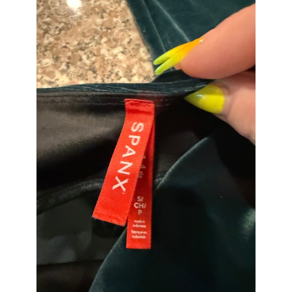 Spanx Velvet Leggings High Waisted Tummy Control‎ Stretch Small - Picture 4 of 5